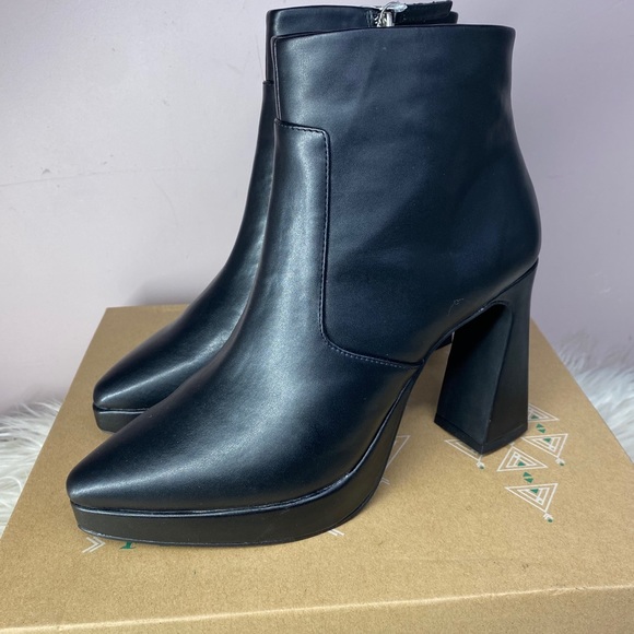 Rare FP✌🏽FREE PEOPLE | Flared Block Heel Black Platform Boots BNIB!! - Picture 5 of 9